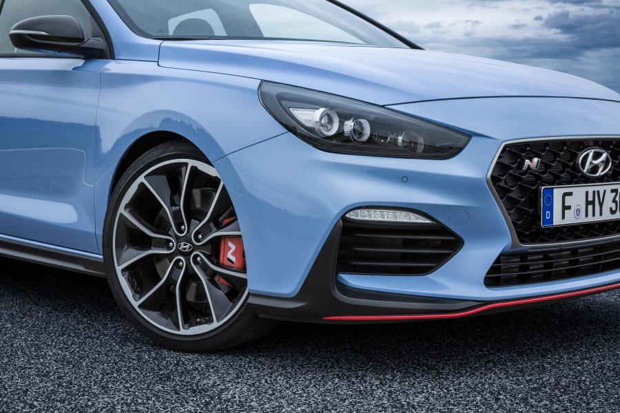 Детали экстерьера Hyundai i30 N 2017 года  (WW) (фото 2 из 47)